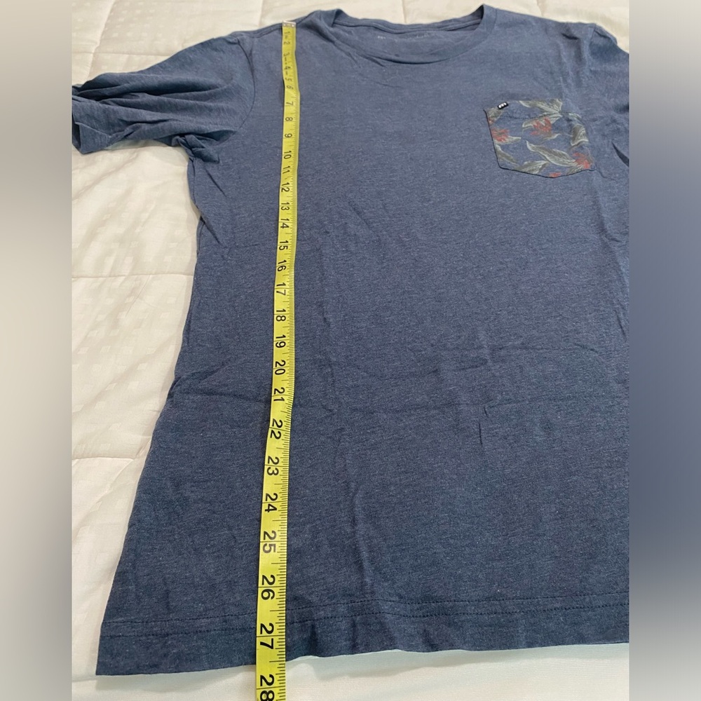 Travis Mathew Men's Navy Pocket T-Shirt with floral  Detail - Picture 5 of 5